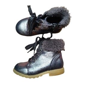 Baby Gap Faux Fur Trim and Sparkle Booties, Size 8 toddler